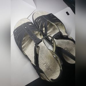 NWOT JBU Sandals